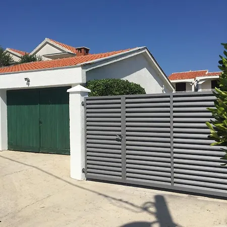 Beachfront Skoblar With Seaview Holiday home Privlaka (Zadar)