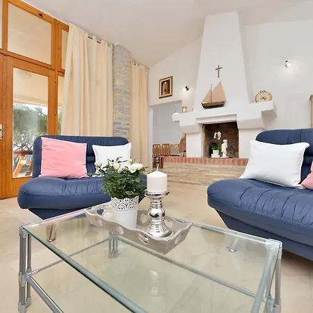 Beachfront Skoblar With Seaview * Privlaka (Zadar)