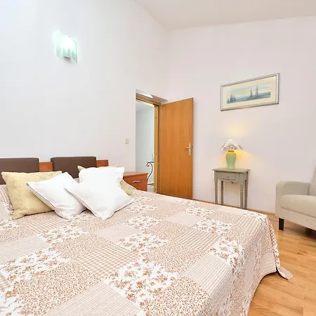 Beachfront Skoblar With Seaview * Privlaka (Zadar)