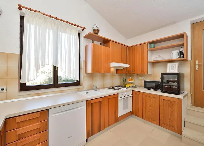 Beachfront Skoblar With Seaview *