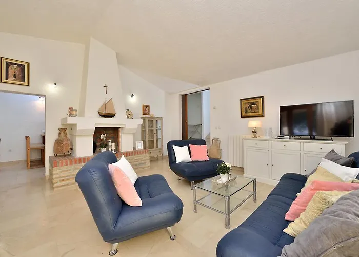 Beachfront Skoblar With Seaview * Privlaka (Zadar)