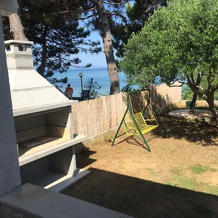 Beachfront Skoblar With Seaview Ferienhaus Privlaka (Zadar)