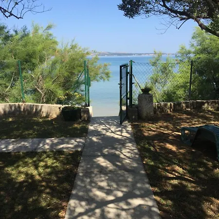 Beachfront Skoblar With Seaview Ferienhaus Privlaka (Zadar)