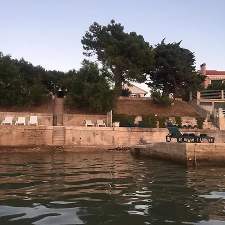 Beachfront Skoblar With Seaview Ferienhaus Privlaka (Zadar)