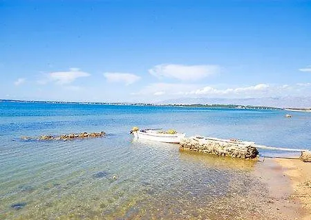 Beachfront Skoblar With Seaview Ferienhaus Privlaka (Zadar)