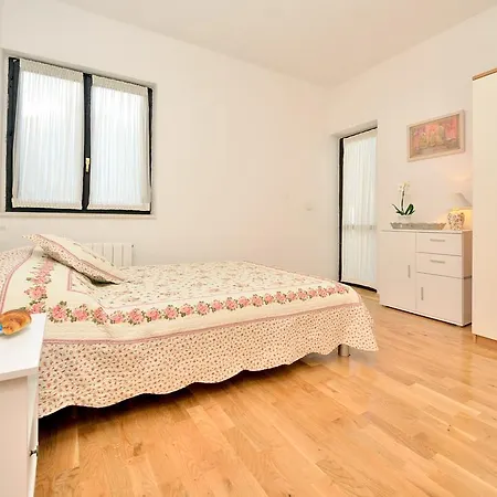 Beachfront Skoblar With Seaview