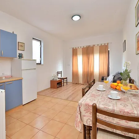 Beachfront Skoblar With Seaview بيت للعطل *