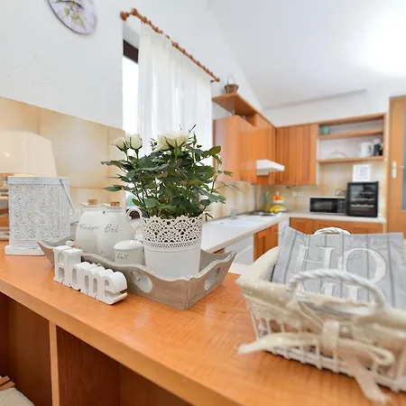 Beachfront Skoblar With Seaview بريفلاكا