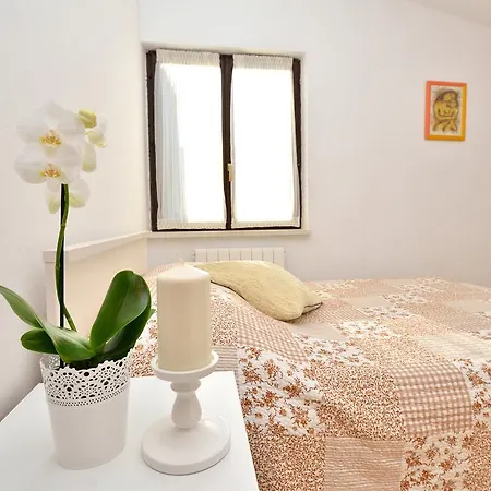 Beachfront Skoblar With Seaview Privlaka (Zadar)