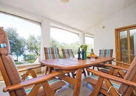 Beachfront Skoblar With Seaview *