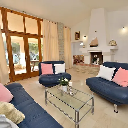 Beachfront Skoblar With Seaview بيت للعطل *