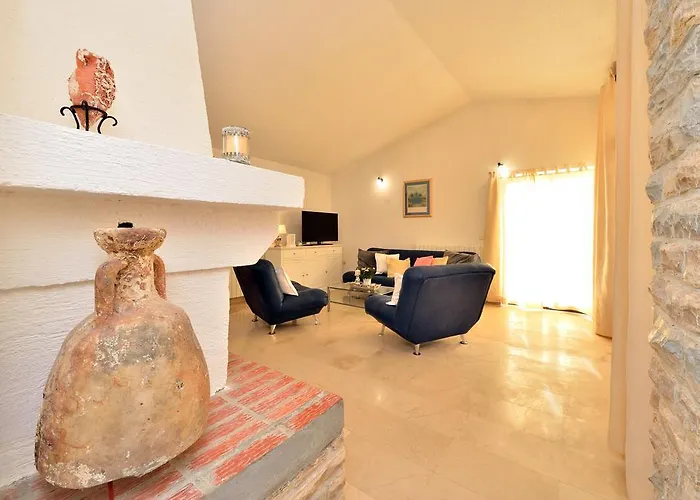 Dom wakacyjny Beachfront Skoblar With Seaview *